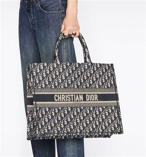 dior black tote bag|dior book tote prezzo.